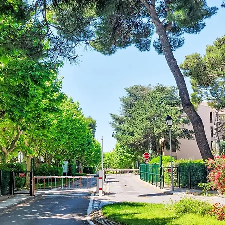 Le Luberon By Interhome Six-Fours-les-Plages