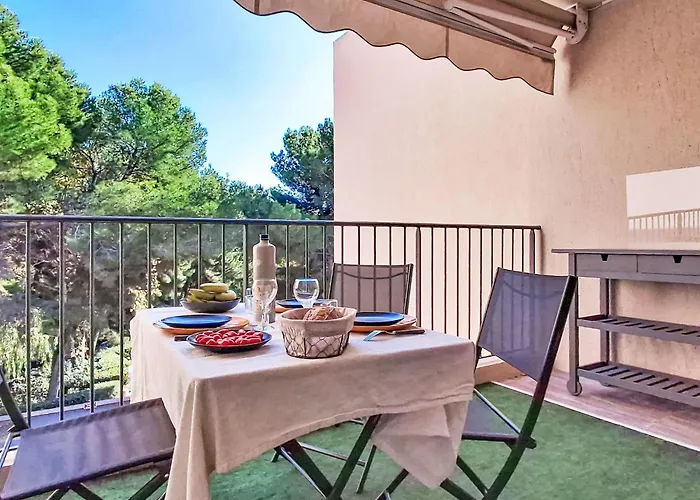 شقة Le Luberon Loisirs By Interhome