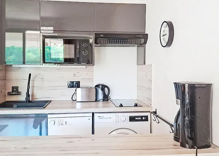 شقة Le Luberon Loisirs By Interhome