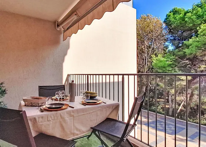 Le Luberon Loisirs By Interhome شقة *