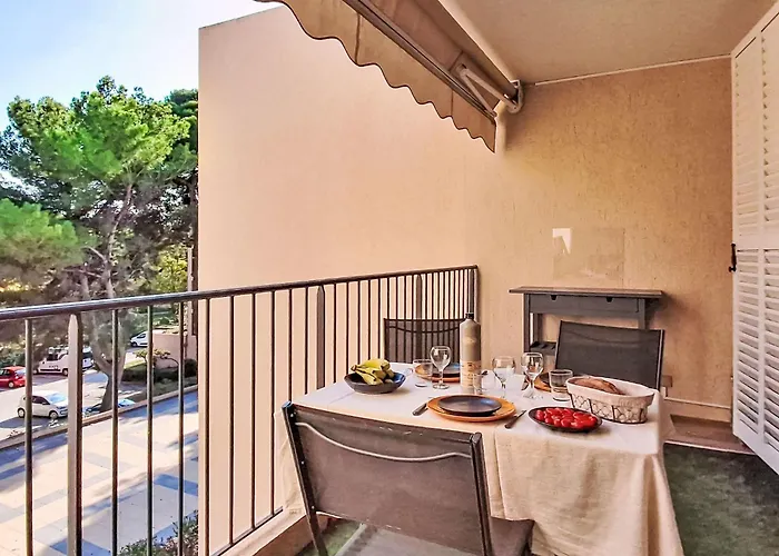 Le Luberon Loisirs By Interhome * 식스포즈레스플라지스