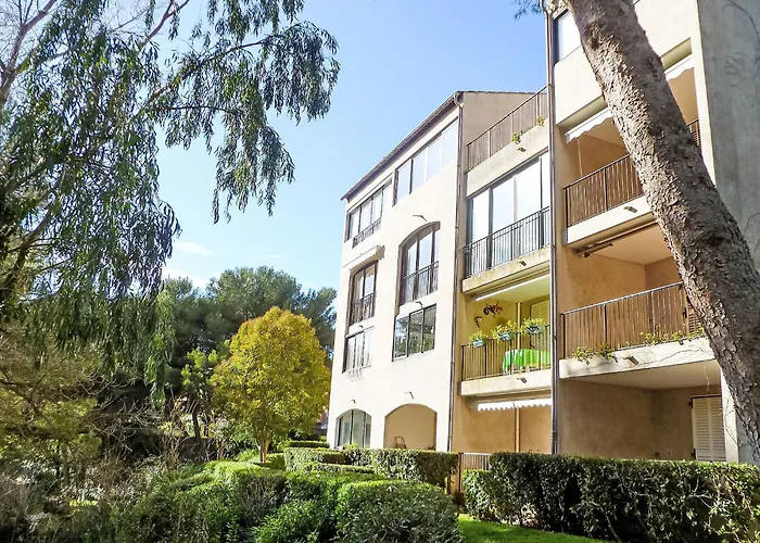 شقة Le Luberon Loisirs By Interhome